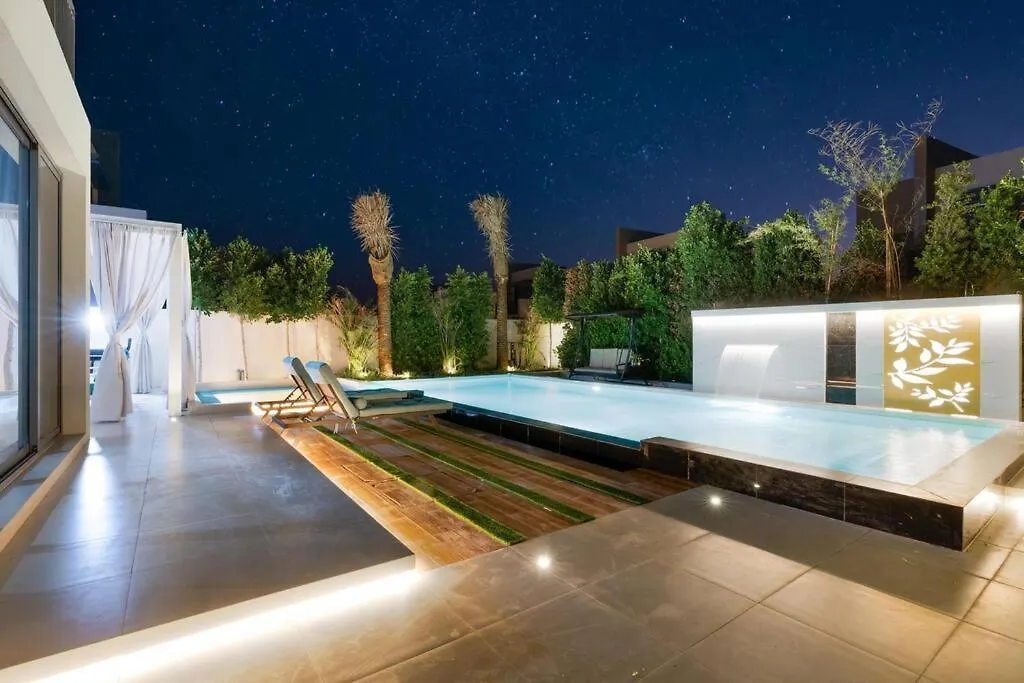 Villa - 3 Bdr With Private Pool - Emaar Golf Links Dubaj