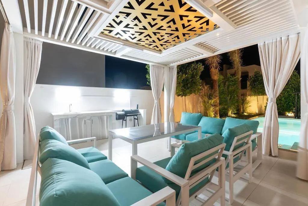 Villa - 3 Bdr With Private Pool - Emaar Golf Links Dubaj