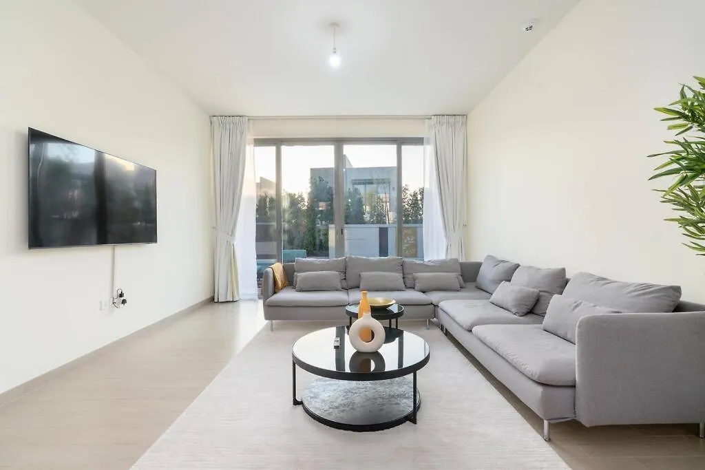 Villa - 3 Bdr With Private Pool - Emaar Golf Links Dubaj