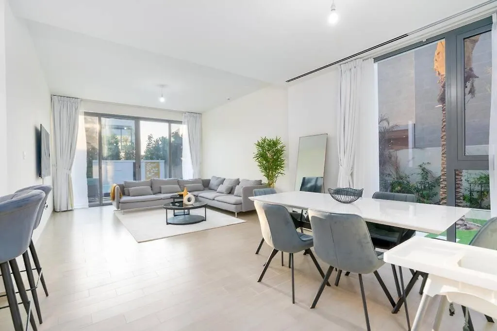 Villa - 3 Bdr With Private Pool - Emaar Golf Links Dubaj