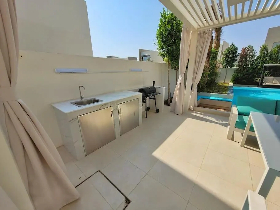 Villa - 3 Bdr With Private Pool - Emaar Golf Links Dubaj